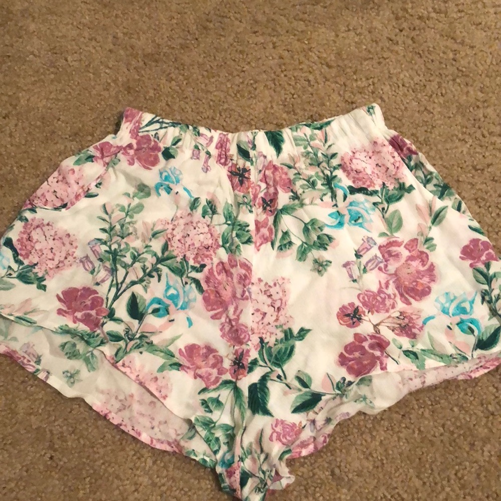SMYM shorts💛